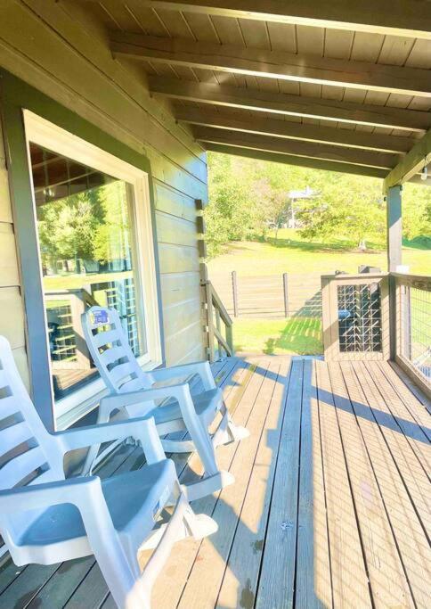 Modern Lake Side Nest• Hotub Fenced Yard King Beds سيفيرفيل المظهر الخارجي الصورة