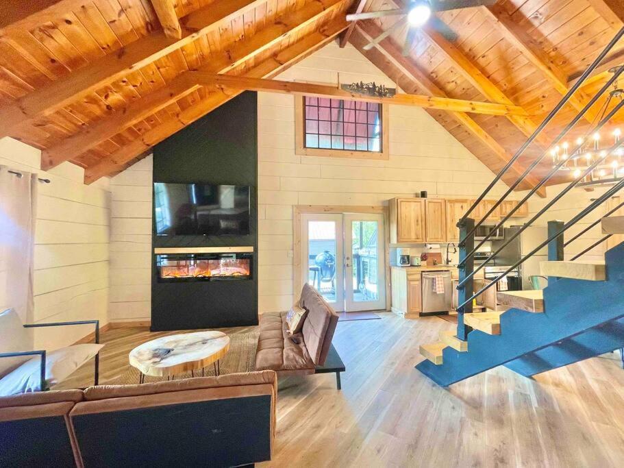 Modern Lake Side Nest• Hotub Fenced Yard King Beds سيفيرفيل المظهر الخارجي الصورة
