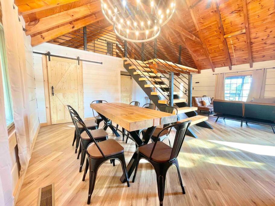 Modern Lake Side Nest• Hotub Fenced Yard King Beds سيفيرفيل المظهر الخارجي الصورة