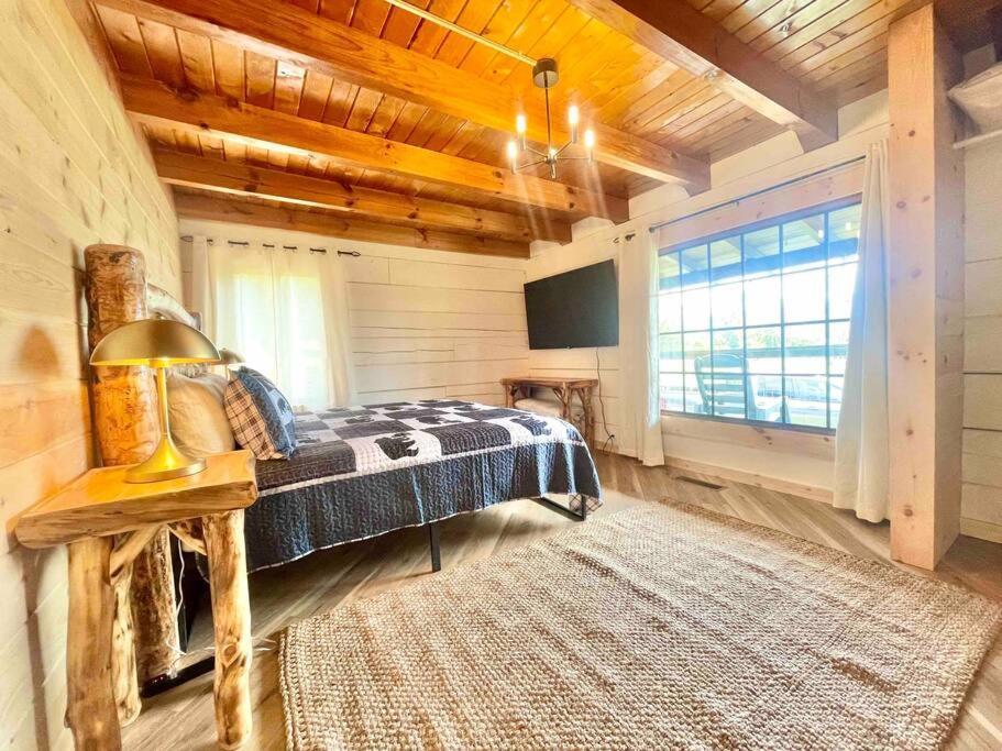 Modern Lake Side Nest• Hotub Fenced Yard King Beds سيفيرفيل المظهر الخارجي الصورة